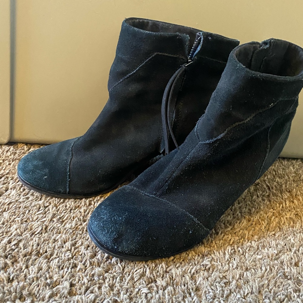 Women’s Toms Black Suede Booties